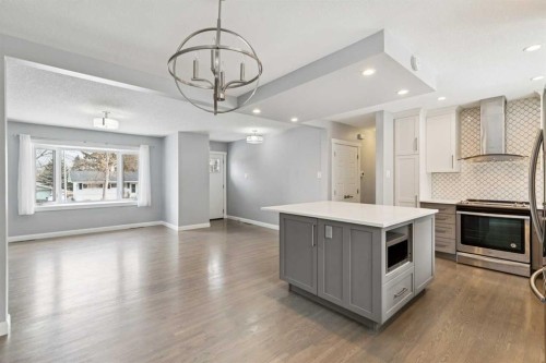 40 Henefer Road Sw, Calgary, AB - Indoor Photo Showing Kitchen