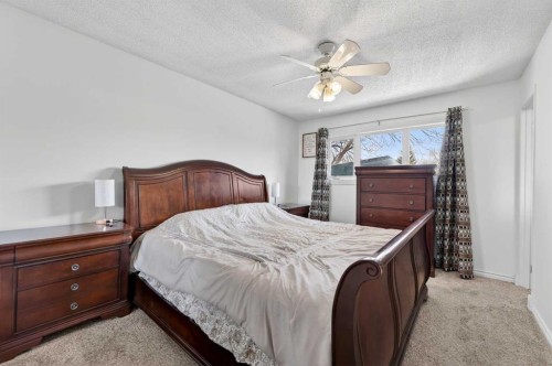 5835 28 Avenue Ne, Calgary, AB - Indoor Photo Showing Bedroom
