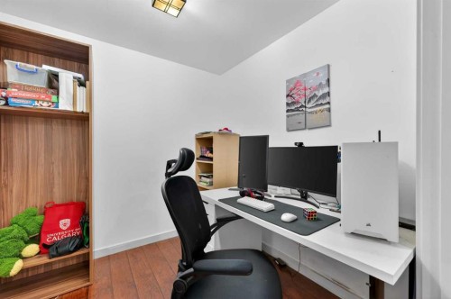 5835 28 Avenue Ne, Calgary, AB - Indoor Photo Showing Office