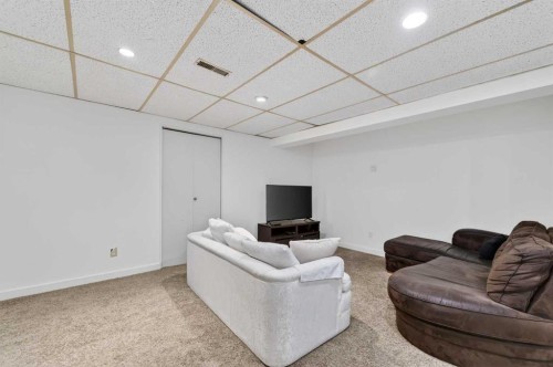 5835 28 Avenue Ne, Calgary, AB - Indoor