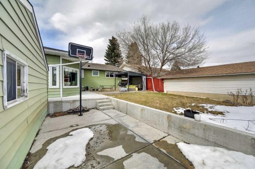 5835 28 Avenue Ne, Calgary, AB - Outdoor