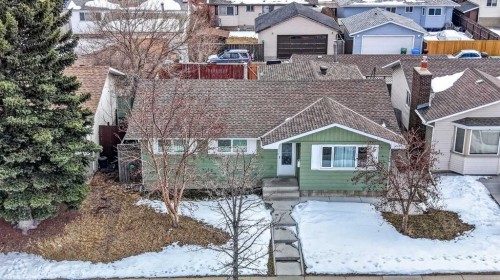 5835 28 Avenue Ne, Calgary, AB - Outdoor