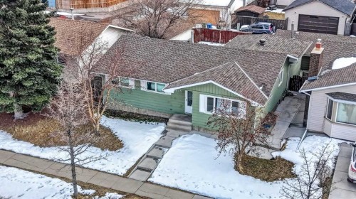 5835 28 Avenue Ne, Calgary, AB - Outdoor