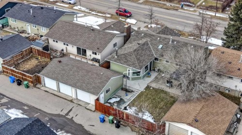 5835 28 Avenue Ne, Calgary, AB - Outdoor