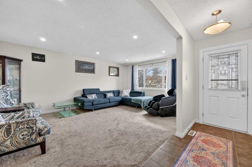 5835 28 Avenue Ne, Calgary, AB - Indoor