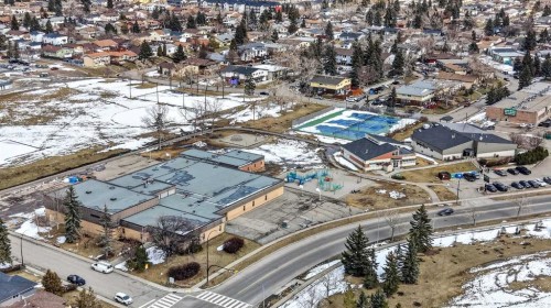 5835 28 Avenue Ne, Calgary, AB - Outdoor With View