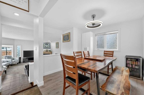 5835 28 Avenue Ne, Calgary, AB - Indoor Photo Showing Dining Room