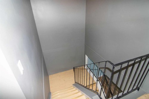 6-100 Pennsylvania Road Se, Calgary, AB - Indoor Photo Showing Other Room