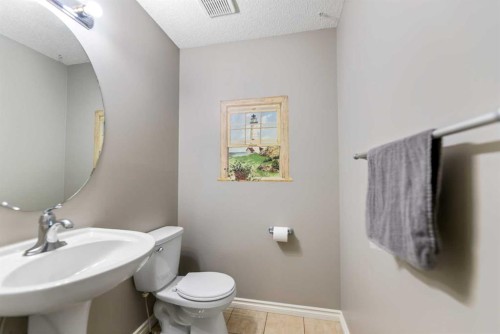 130 Invermere Drive, Chestermere, AB - Indoor Photo Showing Bathroom