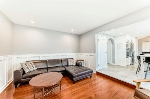 75 Sunmount Crescent Se, Calgary, AB - Indoor