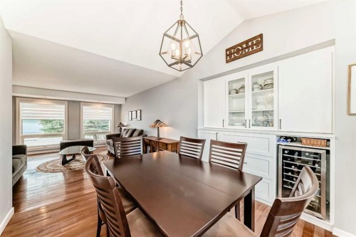 75 Sunmount Crescent Se, Calgary, AB - Indoor Photo Showing Dining Room