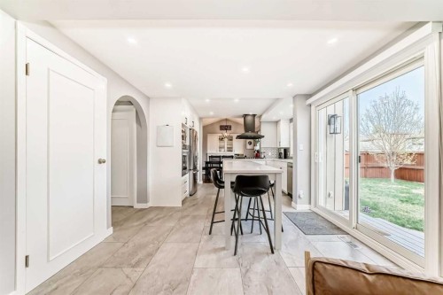 75 Sunmount Crescent Se, Calgary, AB - Indoor