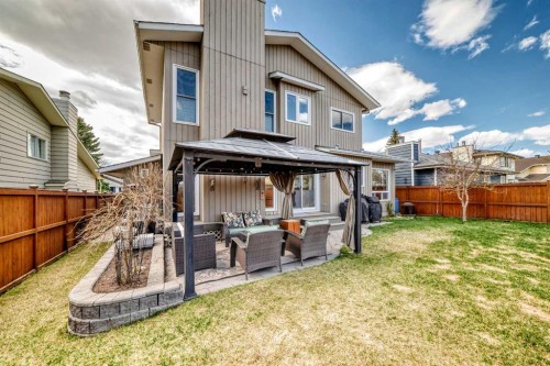 75 Sunmount Crescent Se, Calgary, AB - Outdoor With Deck Patio Veranda