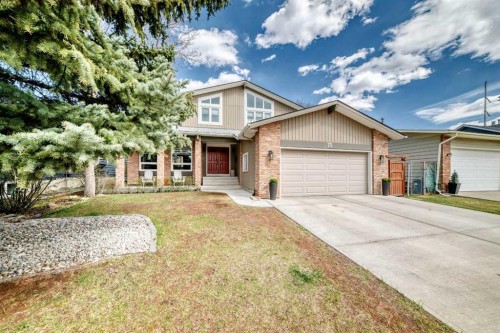 75 Sunmount Crescent Se, Calgary, AB - Outdoor With Facade