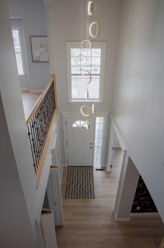 3 Strathridge Bay Sw, Calgary, AB - Indoor Photo Showing Other Room