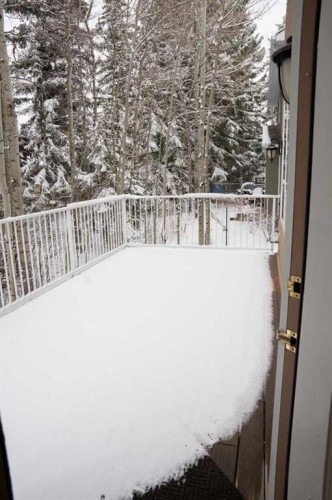 3 Strathridge Bay Sw, Calgary, AB - Outdoor