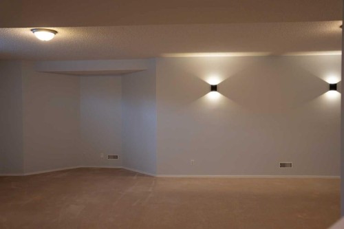 3 Strathridge Bay Sw, Calgary, AB - Indoor Photo Showing Other Room