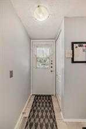 420 Whitehorn Place Ne, Calgary, AB - Indoor Photo Showing Other Room