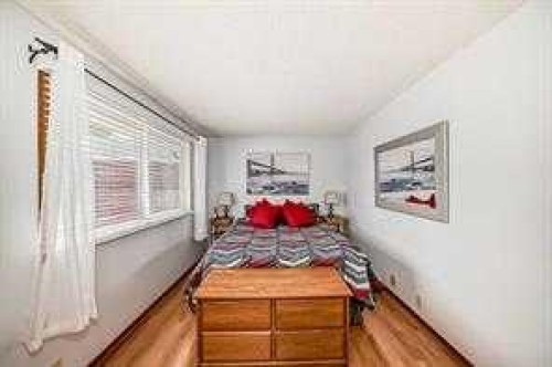 420 Whitehorn Place Ne, Calgary, AB - Indoor Photo Showing Other Room