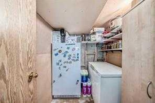 420 Whitehorn Place Ne, Calgary, AB - Indoor Photo Showing Laundry Room