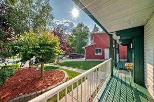 420 Whitehorn Place Ne, Calgary, AB - Outdoor