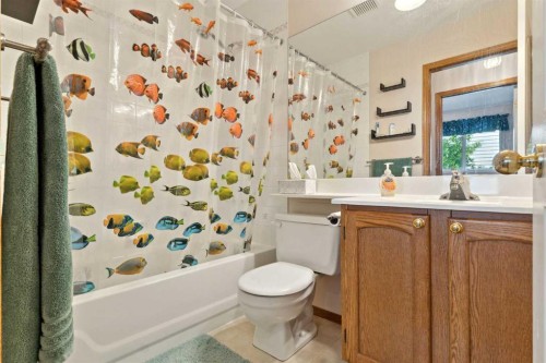 21 Citadel Crest Circle Nw, Calgary, AB - Indoor Photo Showing Bathroom