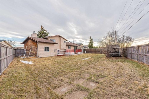 64 Castledale Crescent Ne, Calgary, AB - Outdoor