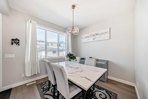 1016 Lanark Boulevard Se, Airdrie, AB - Indoor Photo Showing Dining Room