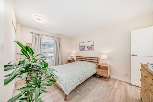 202-520 Cedar Crescent Sw, Calgary, AB - Indoor Photo Showing Bedroom