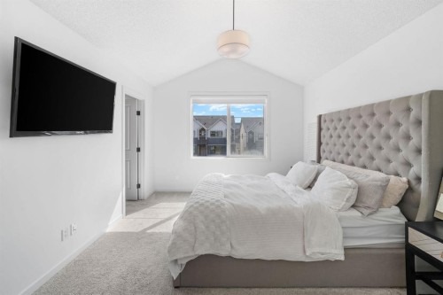 21 Sage Hill Path Nw, Calgary, AB - Indoor Photo Showing Bedroom