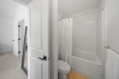21 Sage Hill Path Nw, Calgary, AB - Indoor Photo Showing Bathroom