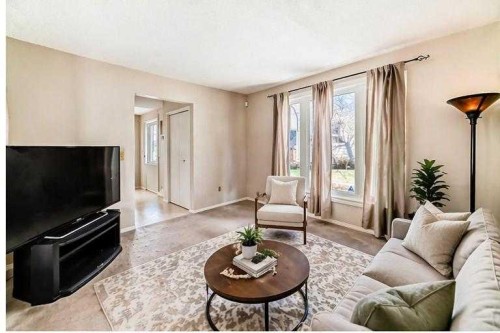 45-2727 Rundleson Road Ne, Calgary, AB - Indoor Photo Showing Living Room