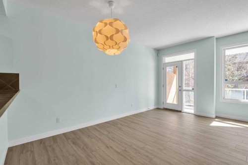 34 Royal Manor Nw, Calgary, AB - Indoor Photo Showing Other Room