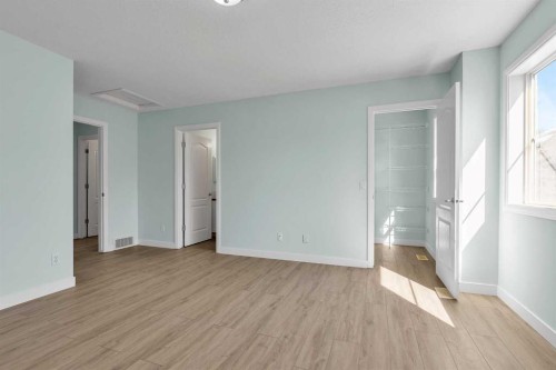 34 Royal Manor Nw, Calgary, AB - Indoor Photo Showing Other Room