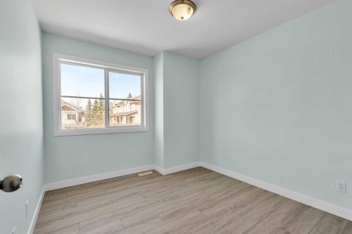 34 Royal Manor Nw, Calgary, AB - Indoor Photo Showing Other Room