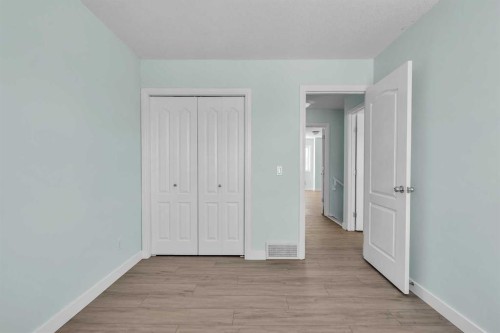 34 Royal Manor Nw, Calgary, AB - Indoor