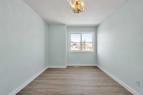 34 Royal Manor Nw, Calgary, AB - Indoor Photo Showing Other Room
