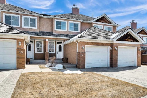 34 Royal Manor Nw, Calgary, AB - Outdoor With Facade