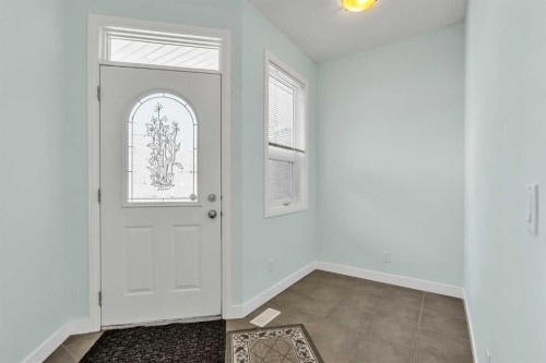 34 Royal Manor Nw, Calgary, AB - Indoor Photo Showing Other Room