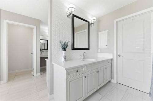 172 Auburn Bay Avenue Se, Calgary, AB - Indoor Photo Showing Bathroom