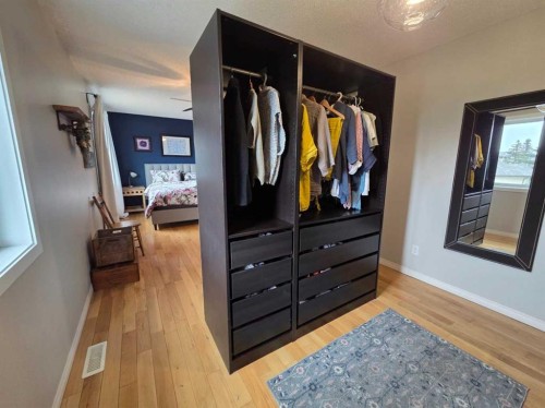 555 Woodbine Boulevard Sw, Calgary, AB 