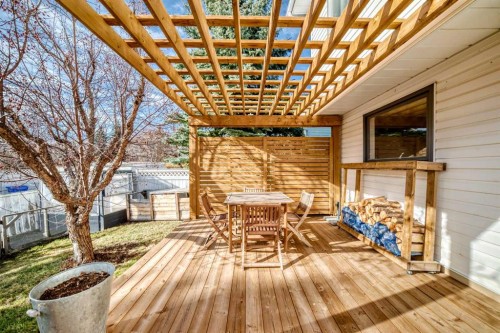 555 Woodbine Boulevard Sw, Calgary, AB 