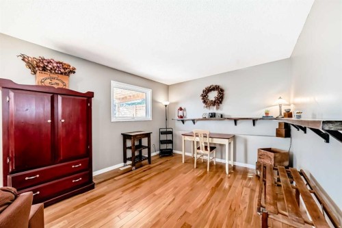 555 Woodbine Boulevard Sw, Calgary, AB 