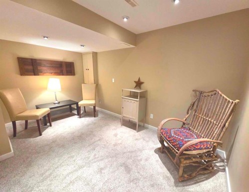 555 Woodbine Boulevard Sw, Calgary, AB 