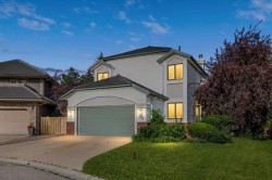 75 Hawkside Close NW Calgary, AB T3G 3K6