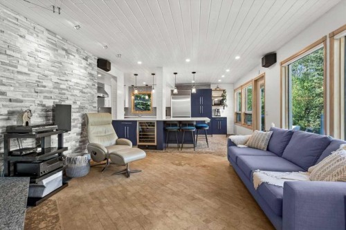 75 Hawkside Close Nw, Calgary, AB - Indoor Photo Showing Living Room