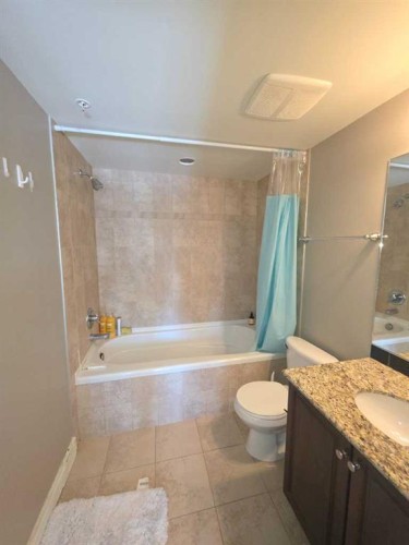2208-910 5 Avenue Sw, Calgary, AB - Indoor Photo Showing Bathroom