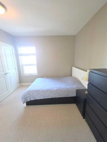 2208-910 5 Avenue Sw, Calgary, AB - Indoor Photo Showing Bedroom