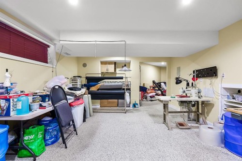 13 Tuscany Ridge Mews Nw, Calgary, AB - Indoor Photo Showing Other Room
