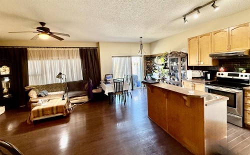 13 Tuscany Ridge Mews Nw, Calgary, AB - Indoor Photo Showing Kitchen
